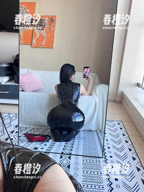 微密圈 - 穿着120斤的小王同学的袜子私拍合集，另一种轻盈的叙述