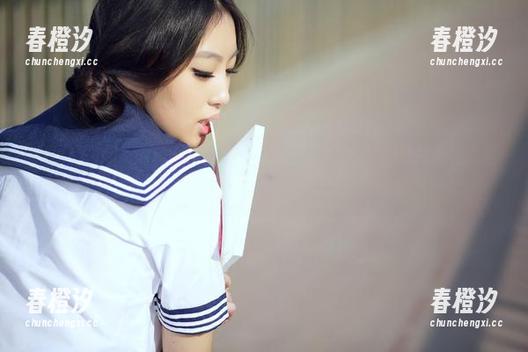 AISS爱丝(黄金版) - 疯狂点赞的小哲女神写真，直接放网盘里，把别人引到我的“收藏夹”？