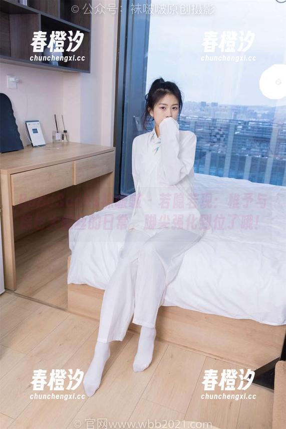BoBoSocks袜啵啵-稚予 BoBoSocks袜啵啵 - 若隐若现:稚予与棕色大腿丝的日常,脚尖强化到位了哦!