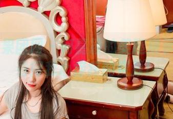GIRLT果团网 - 何嘉颖的美腿展示：那些看得我心痒痒的资源！