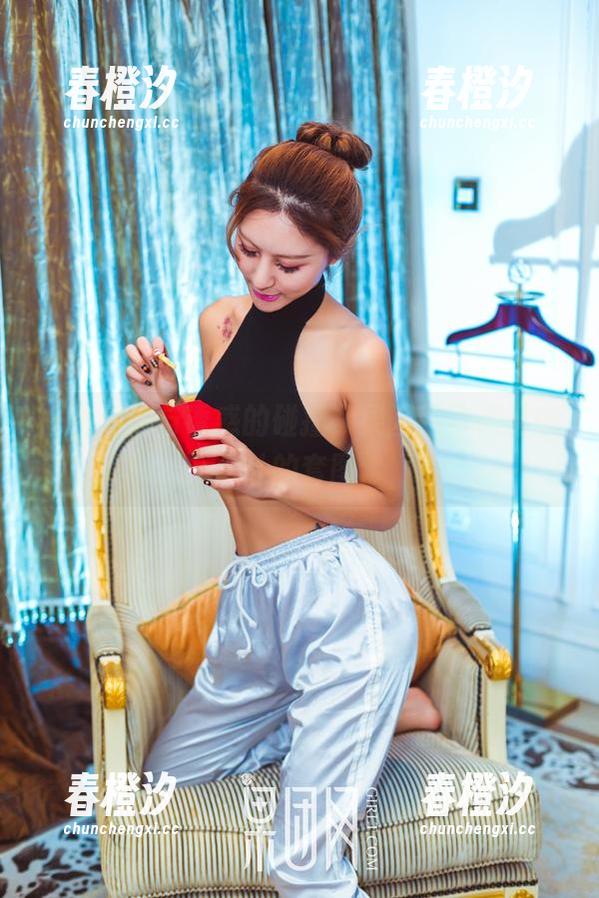 GIRLT果团网 一份清纯与诱惑的碰撞,果团网给你最意外的套图