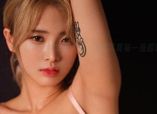 Hyoyeon(김효연)的牛仔裤级别太高，高清写真每一处都让我想多看一会儿。