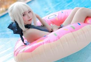 精选Kitkat Cosplay的芭芭拉·冈希尔德系列：个性搭配不怕吃亏。