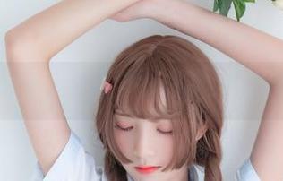 作品超有趣，喵糖映画浴室JK的水中舞蹈