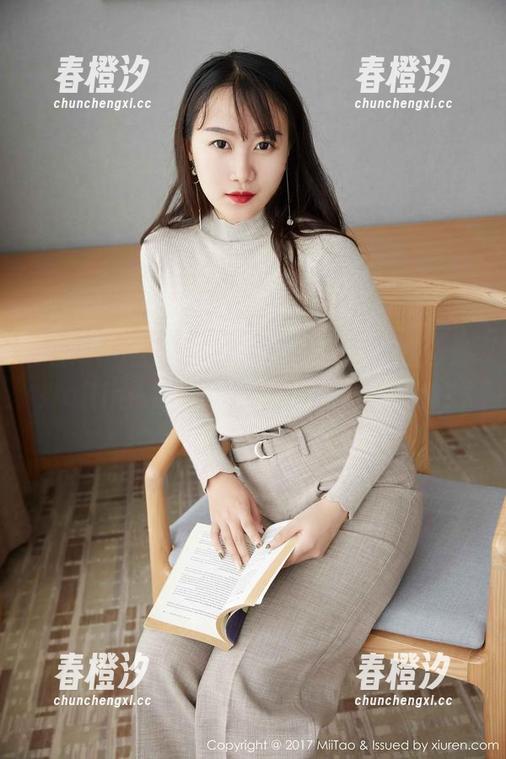 MiiTao蜜桃社-琳琳ailin MiiTao蜜桃社 - 图集里的毛衣现身,琳琳ailin依旧耐寒,但是气氛却暖得恰!