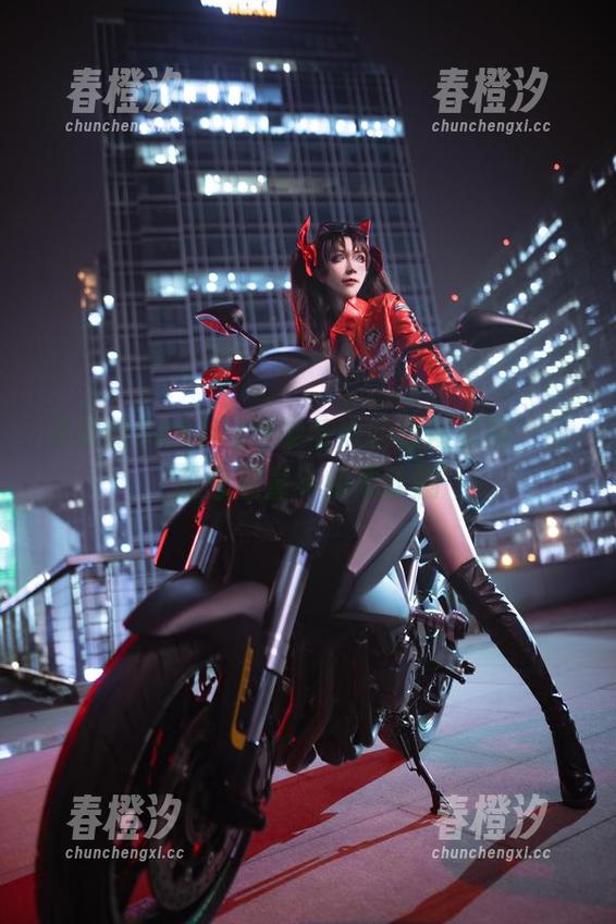 Sakiiii翎柒 无畏的Sakiiii翎柒与她的恶魔套图,让我想起童年的恶作剧