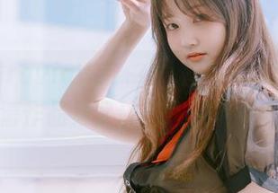 在ArtGraviaVOL.281里，Sia(시아)的高清作品集又让我想多说几句。