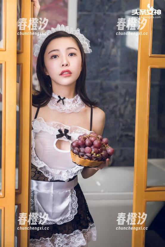 TouTiao头条女神-俞公主 TouTiao头条女神 - 俞公主又来了,幽默的圣诞写真集更新中——别忘了穿越屏幕哦