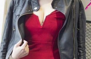 UGirls尤果网 - 红裙与妩媚：深入乔依琳的私拍合集，来点小期待！