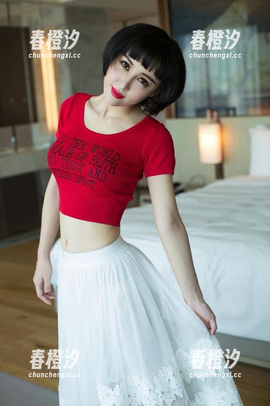 UGirls尤果网 - 孟狐狸又来啦!这次的最新写真似乎藏了个大“秘密”,太上头了!