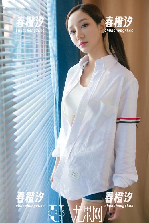 UGirls尤果网 - 李易童的居家日常：在高清照片里，懒散也能变优雅！