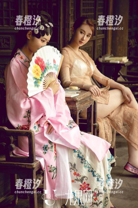 UGirls尤果网 - 骄傲的摆姿态，杨乔之泳衣合集，福利轻松获取！