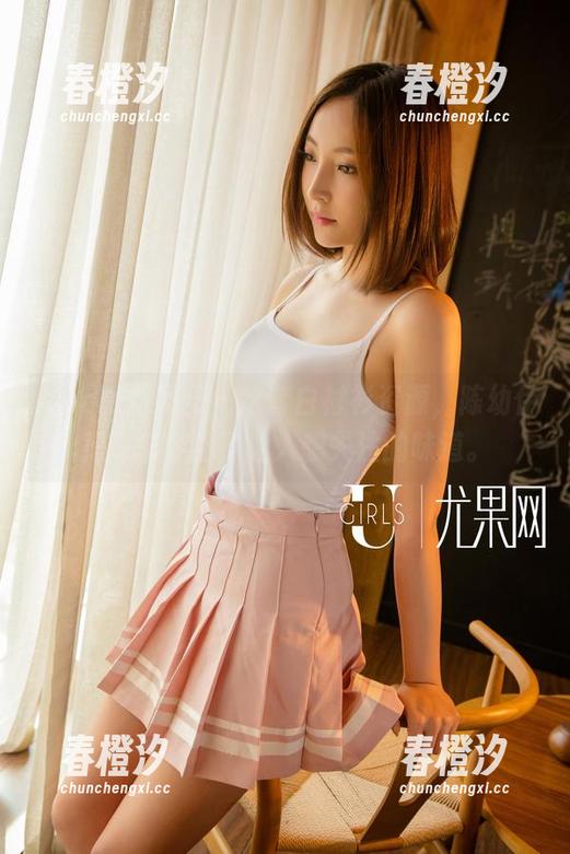 UGirls尤果网 - 这套白衬衫资源，陈幼伊把简单穿出了让人想关注的味道。
