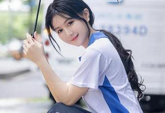 Xiuren秀人网 - 图集：校园风范，伊一Moon如何用校服征服GQ？