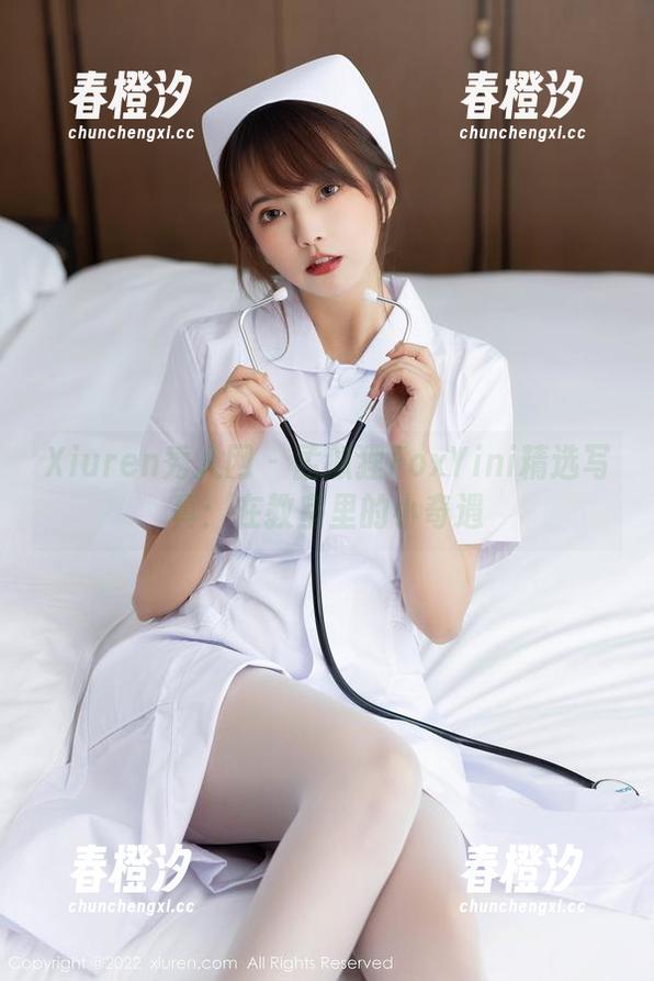 Xiuren秀人网 - 孟狐狸FoxYini精选写真:在教室里的小奇遇