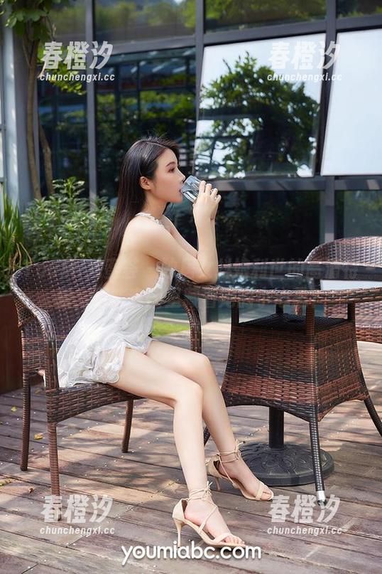 YouMi尤蜜荟 - 独居女抖娘利世的高清特辑，哪些套图里藏着她的小心思？