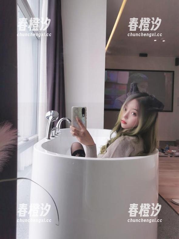 快来围观！eloise软软的女仆兔尾巴套图，内容丰富得让人越看越想！