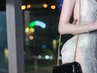 和服cos与一米八的大梨子同框，分享那份难以言喻的美。