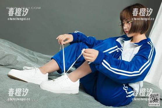 丽柜 - 就问小娜，透明是隐藏自己的路数么？来看这组高清写真先。