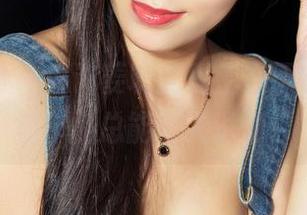 克拉女神 - 也许姜璐的秘密在于，她的私拍作品总能引人遐想。