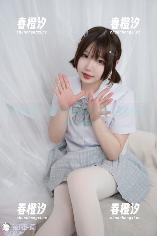 美图时刻：兔玩映画的粉白条纹和透明JK，哪个更亮？