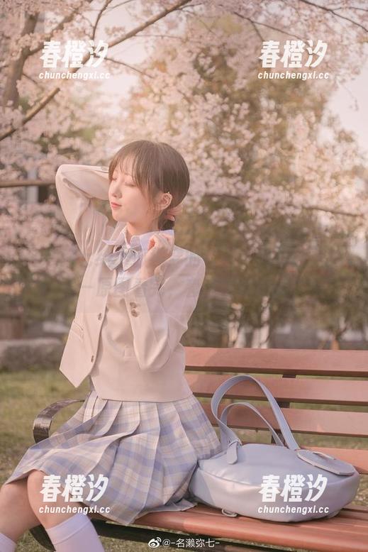 名赖弥七 名赖弥七给小狐狸穿的衣服,我是羡慕的——原图看完,套图再来一发!