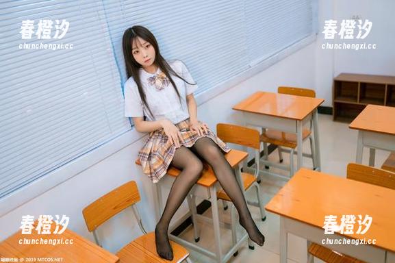 免费获取喵糖映画的草莓小裙子修复秘籍，原图看腻了都想再刷一遍！