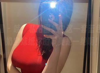 微密圈 - 哇，私拍图集中这一套蓝色制服，奶宝妹纸你的审美是一绝啊！