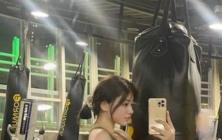微密圈 - 走过路过不要错过，奶宝妹纸粉红内衣写真，无聊了就来瞧瞧。