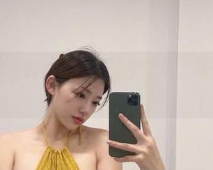 微密圈 - 突然后台的奶宝妹纸，秘书？更像胶水！