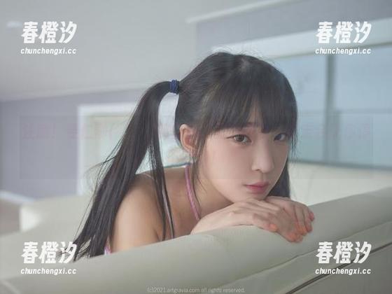 注意！姜仁卿(강인경)的白色比基尼图包，肯定会让你停下脚步！
