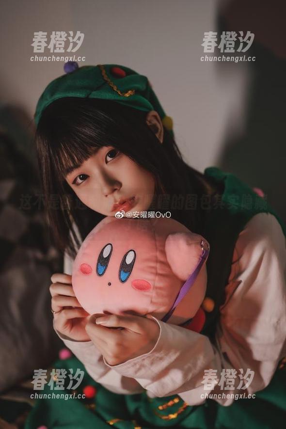 这不是普通制服！安曜曜的图包其实隐藏了啥？