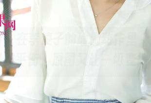 尤果网 - 在李凌子的瑜伽动作里，找到一种古怪的平衡，原图又让一切变得有趣。
