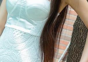 尤果网 - 福利大放送，雯雯和她的女仆写真，你会选择哪个？