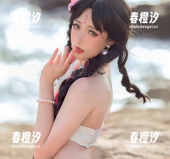 念念_D 白色竞泳?念念_D的图片合集,泳池里的小闹腾