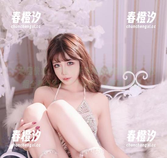 抱走莫子 “私房快递:抱走莫子与她的棉袜图集”,这组合看得我有点不淡定,太养眼了吧!