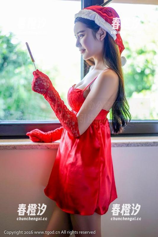 推女神-梓萱Crystal 推女神 - 梓萱Crystal办公室原图:大概这是我见过的最能吸引注意力的办公桌了!
