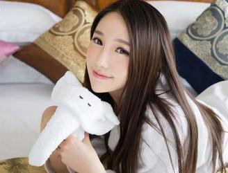推女神 - 颖莹儿YY私拍图集大公开——红裙里的小心思，一场无声的自我赞美大会！