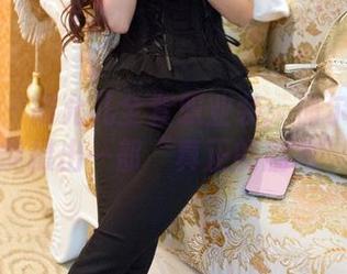 推女郎 - 胡允儿全套职业装：偶尔的会议也能摄出一部“真正的剧本”！