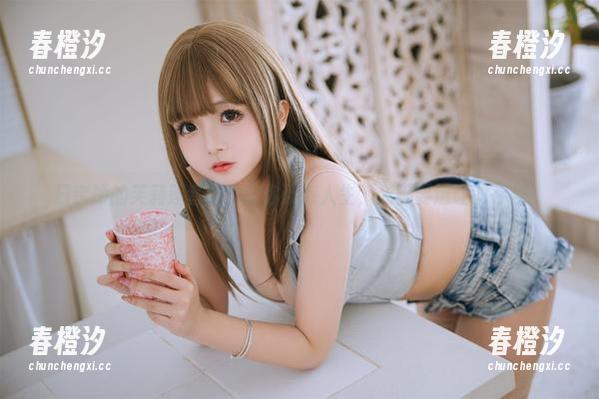 日奈娇的芙莉莲套图：让你疑惑人生，光都要退让的存在！