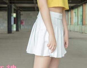 梦丝女神 - 照片里的学妹，乔儿被捕捉的尴尬瞬间合集！