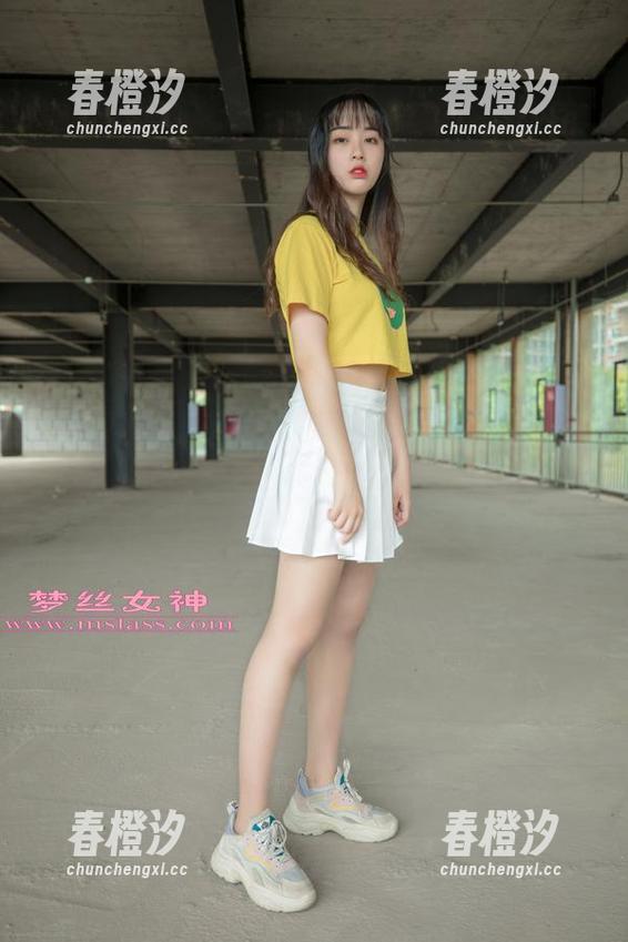 梦丝女神-乔儿 梦丝女神 - 照片里的学妹,乔儿被捕捉的尴尬瞬间合集!