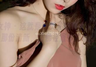 梦丝女神 - 这就是张灵儿的裸足：原图里的那份清新，仿佛径直穿透心灵。