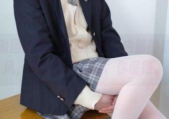 森萝财团出品：高清原图，内部的清涩古风，偶尔让人分神。你懂得。
