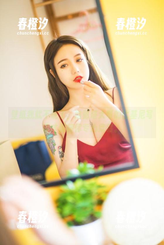 壁纸我就不说了，洛丽塔大哥的比基尼写真才值得你专心欣赏。