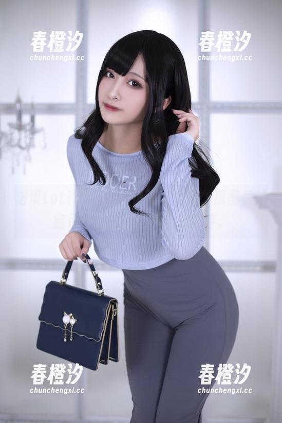 洛璃LoLiSAMA的镇海才更新，原图里的暗示让我有种说不出的期待。