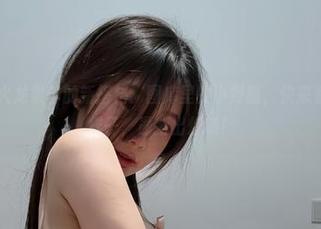 微密圈 - 火龙果羊的新搭档：图库里的小野猫，快来看它调皮的样子，最新出炉哦！