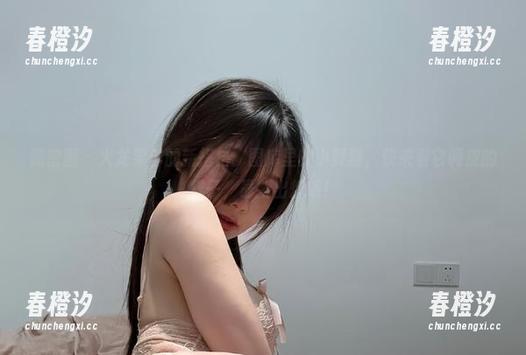 微密圈 - 火龙果羊的新搭档：图库里的小野猫，快来看它调皮的样子，最新出炉哦！