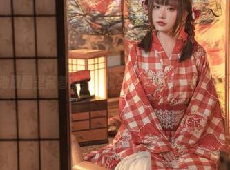 泳池原图里藏着的，爆机少女喵小吉的随意与不羁