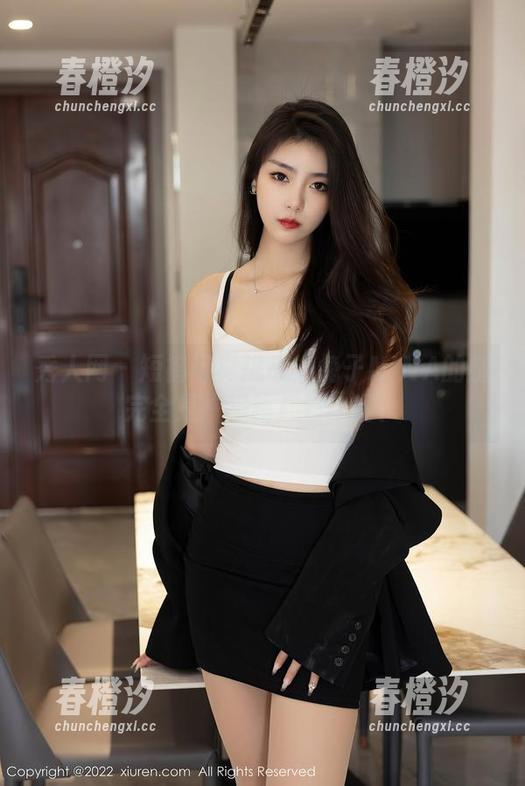 秀人网-兔子NINA 秀人网 - 短裤写真挑战:兔子NINA的腿完全是“横幅广告”啊!